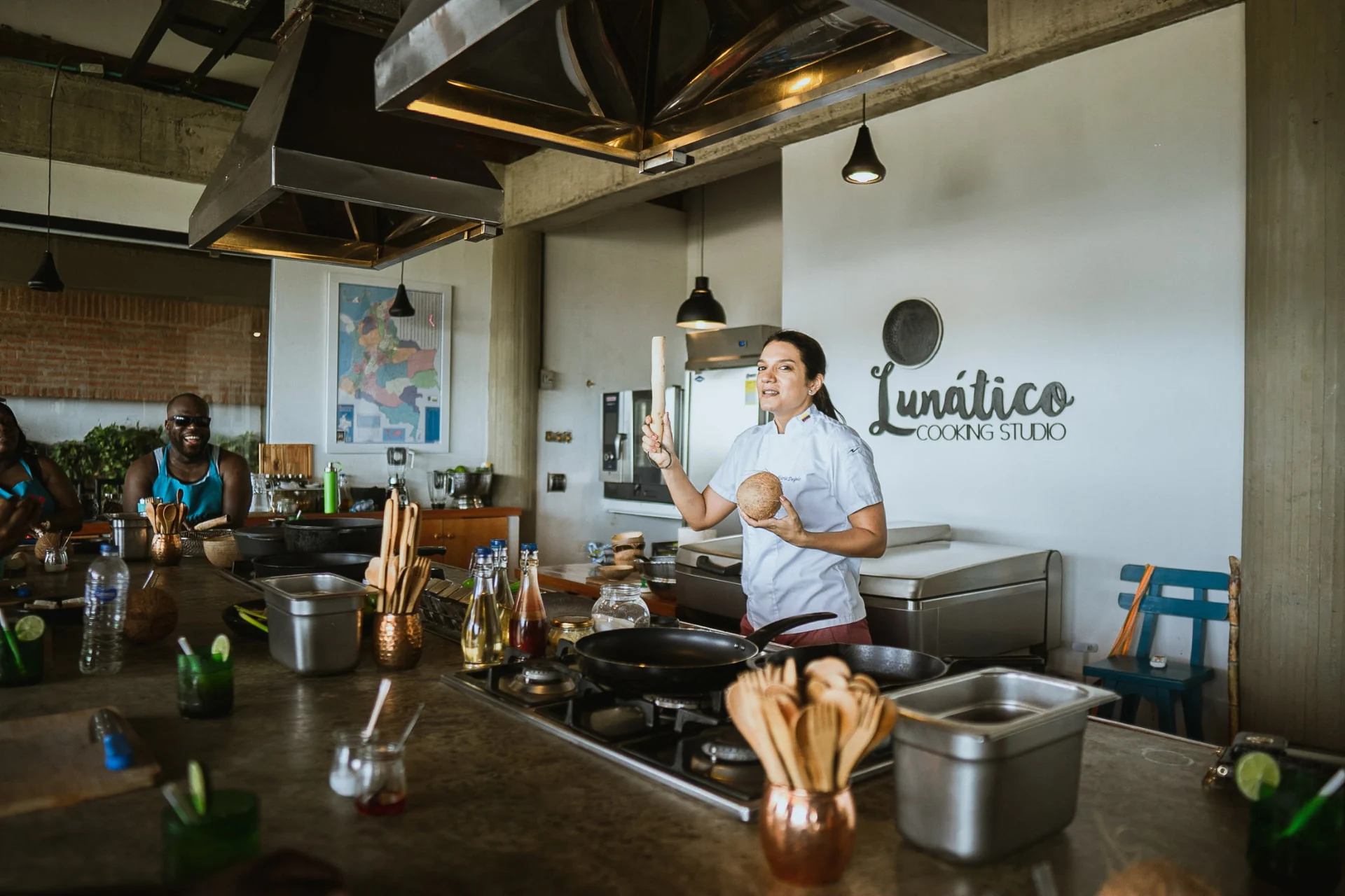 Experiencia de cocina colombiana en Lunático después de visitar Bazurto